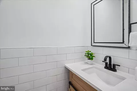 Bath - 1538 Levis St NE, Washington, DC 20002 photo 1 of 5