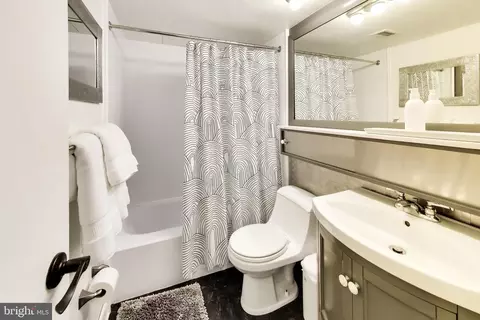 Bath - 1245 4th St SW #E400, Washington, DC 20024 photo 1 of 1
