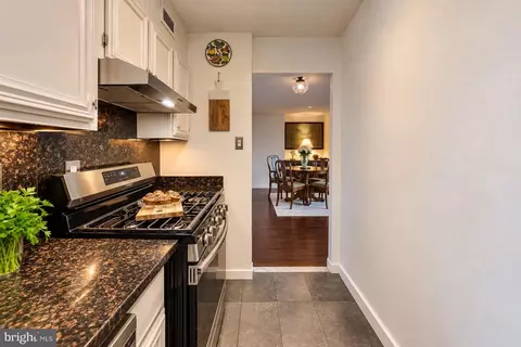Kitchen - 1245 4th St SW #E400, Washington, DC 20024 photo 2 of 2
