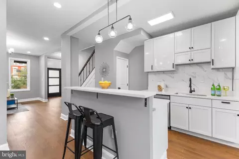 Entry Way - 914 5th St NE, Washington, DC 20002 photo 9 of 12