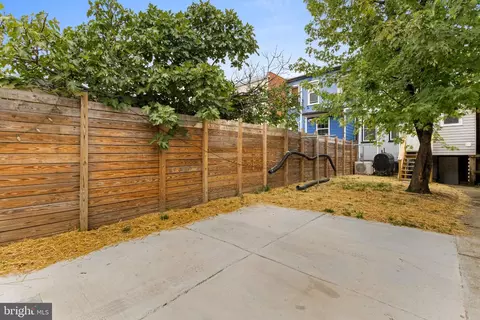 Exterior - 914 5th St NE, Washington, DC 20002 photo 3 of 3