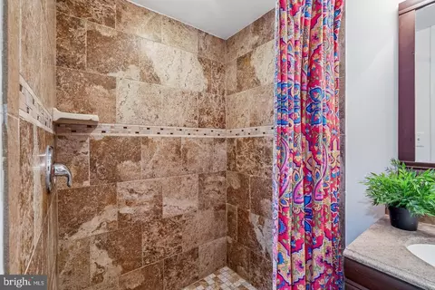 Bath - 3922 Q St SE, Washington, DC 20020 photo 5 of 5