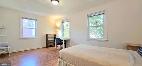 Bedroom - 1229 Savannah Pl SE, Washington, DC 20032 photo 2 of 3