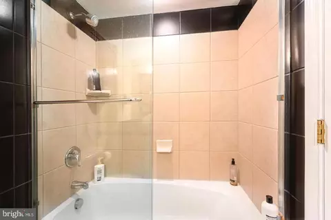 Bath - 616 NW E NW #1150, Washington, DC 20004 photo 4 of 5