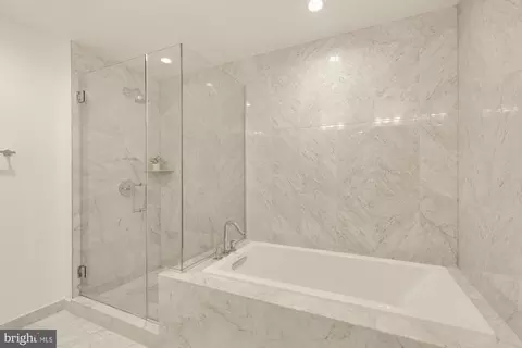 Bath - 45 Sutton Sq SW #906, Washington, DC 20024 photo 2 of 3