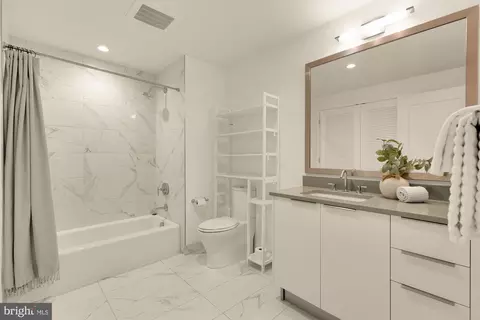Bath - 45 Sutton Sq SW #906, Washington, DC 20024 photo 3 of 3