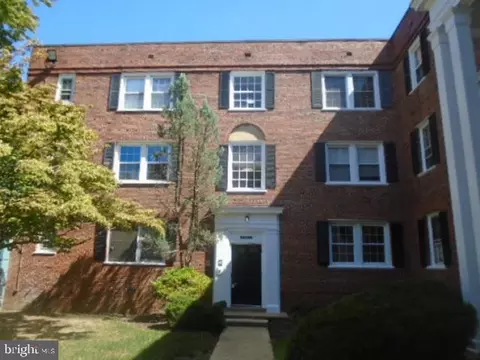 3823 W St SE #102, Washington, DC 20020