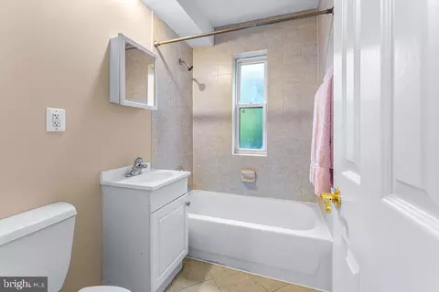 Bath - 4212 Benning Rd NE #6, Washington, DC 20019 photo 1 of 3