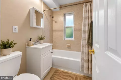 Bath - 4212 Benning Rd NE #6, Washington, DC 20019 photo 2 of 3