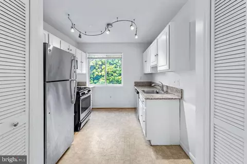 Kitchen - 4212 Benning Rd NE #6, Washington, DC 20019 photo 2 of 5