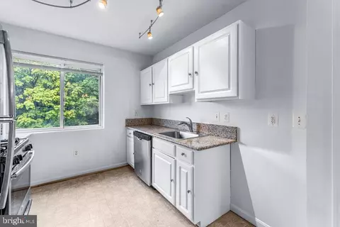 Kitchen - 4212 Benning Rd NE #6, Washington, DC 20019 photo 3 of 5
