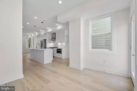 Entry Way - 220 V St NE, Washington, DC 20002 photo 4 of 10