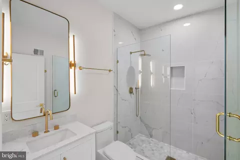 Bath - 220 V St NE, Washington, DC 20002 photo 3 of 5