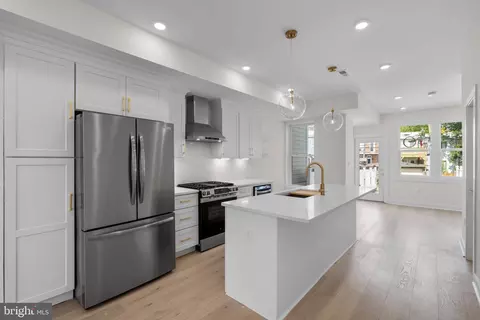 Kitchen - 220 V St NE, Washington, DC 20002 photo 1 of 2
