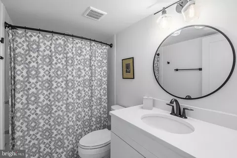 Bath - Undisclosed, Washington, DC 20011 photo 4 of 4