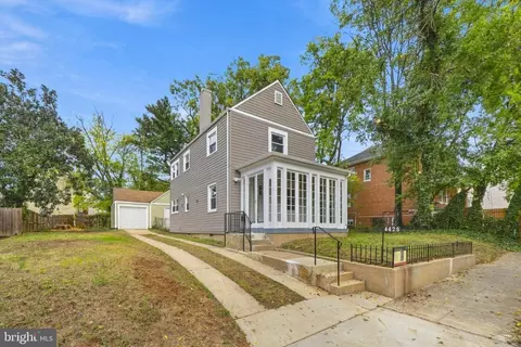 4428 Hunt Pl NE, Washington, DC 20019