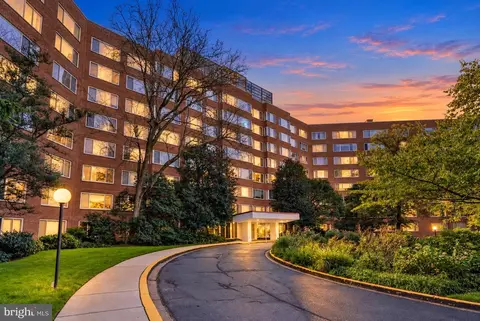 4000 Tunlaw Rd NW #1, Washington, DC 20007