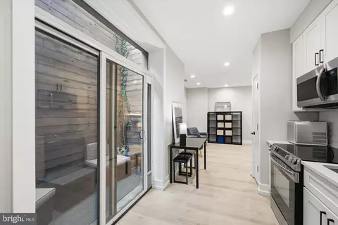 Entry Way - 1016 17th Pl NE #7, Washington, DC 20002 photo 4 of 5