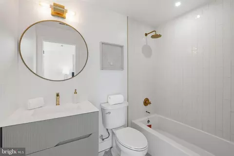 Bath - 1124 Florida Ave NE #507, Washington, DC 20002 photo 2 of 2