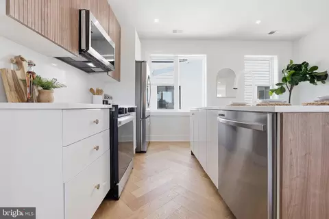 Entry Way - 1124 Florida Ave NE #507, Washington, DC 20002 photo 5 of 6