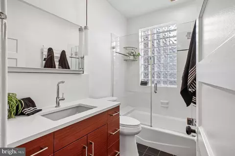 Bath - 511 7th St NE, Washington, DC 20002 photo 3 of 3