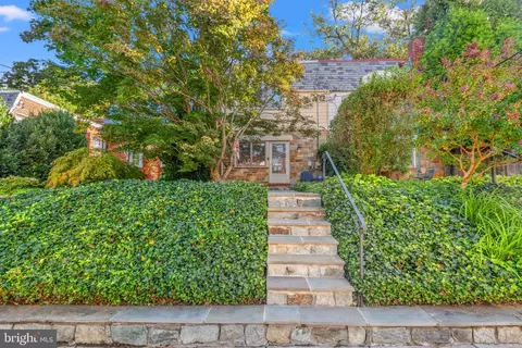 5243 43rd St NW, Washington, DC 20015