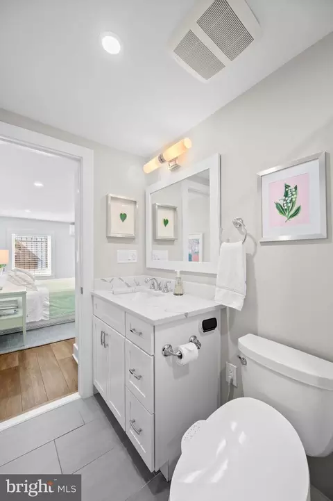 Bath - 1114 4th St NE, Washington, DC 20002 photo 8 of 8