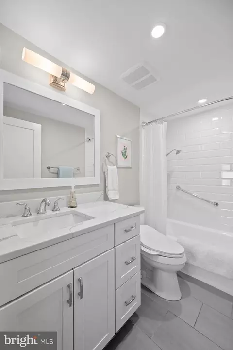 Bath - 1114 4th St NE, Washington, DC 20002 photo 7 of 8