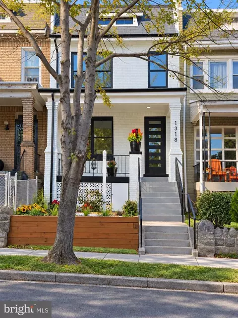 1318 Levis St NE, Washington, DC 20002