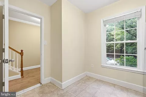 Entry Way - 3287 Sutton Pl NW #A, Washington, DC 20016 photo 3 of 3