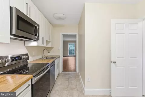 Entry Way - 3287 Sutton Pl NW #A, Washington, DC 20016 photo 1 of 3