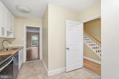 Entry Way - 3287 Sutton Pl NW #A, Washington, DC 20016 photo 2 of 3