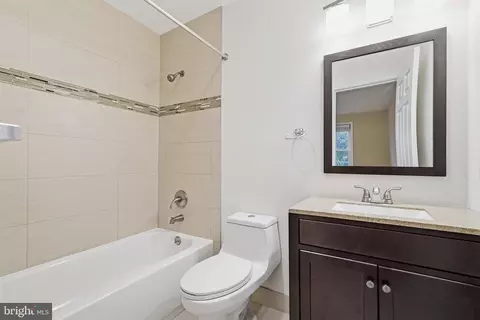 Bath - 3287 Sutton Pl NW #A, Washington, DC 20016 photo 2 of 2