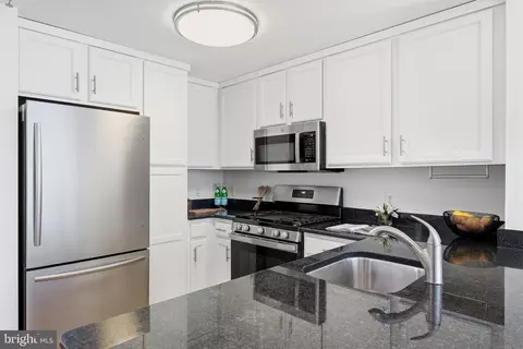355 I St SW #S406, Washington, DC 20024