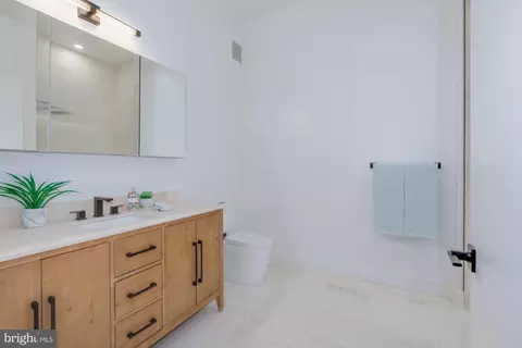 Bath - 901 3rd St NE #302, Washington, DC 20002 photo 2 of 3