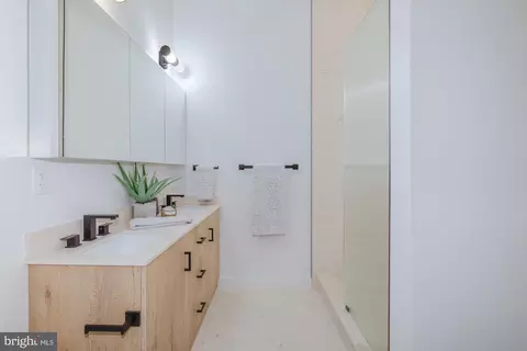 Bath - 901 3rd St NE #302, Washington, DC 20002 photo 1 of 3