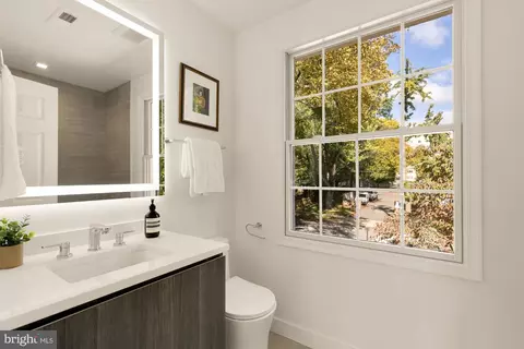 Bath - 3544 Appleton St NW, Washington, DC 20008 photo 2 of 10