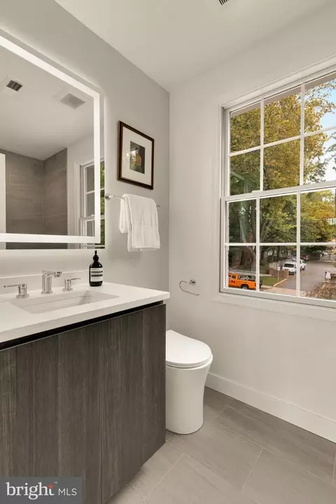 Bath - 3544 Appleton St NW, Washington, DC 20008 photo 3 of 10
