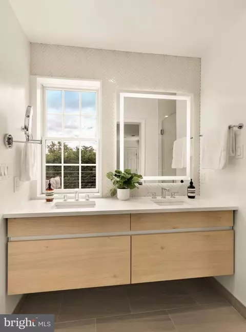 Bath - 3544 Appleton St NW, Washington, DC 20008 photo 6 of 10