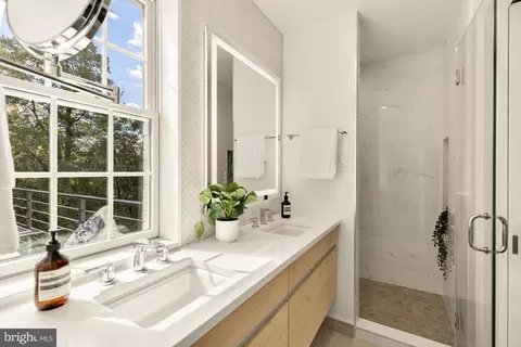 Bath - 3544 Appleton St NW, Washington, DC 20008 photo 7 of 10