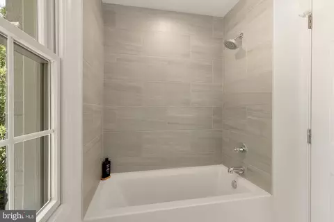 Bath - 3544 Appleton St NW, Washington, DC 20008 photo 4 of 10