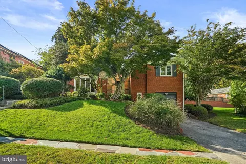 5742 26th St NW, Washington, DC 20015