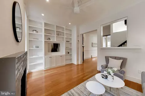 Living - 2130 13th St NW, Washington, DC 20009 photo 3 of 4