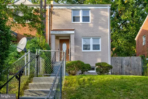 618 Chesapeake St SE, Washington, DC 20032
