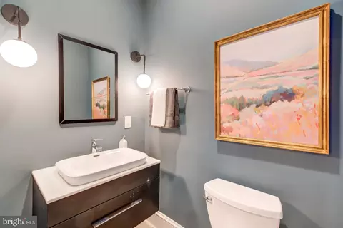 Bath - 820 7th St NE, Washington, DC 20002 photo 3 of 4