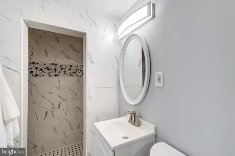 Bath - 820 7th St NE, Washington, DC 20002 photo 4 of 4