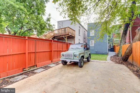 Exterior - 820 7th St NE, Washington, DC 20002 photo 3 of 3