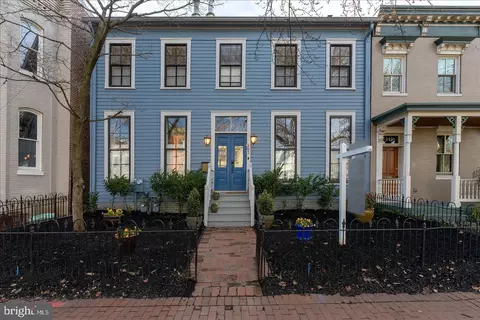 Exterior - 203 9th St SE, Washington, DC 20003 photo 2 of 5