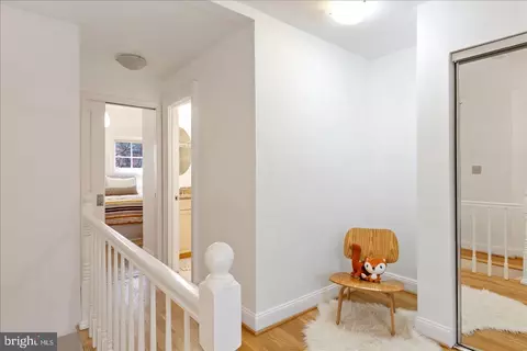 Entry Way - 203 9th St SE, Washington, DC 20003 photo 4 of 5