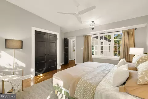 Bedroom - 407 Independence Ave SE, Washington, DC 20003 photo 5 of 7